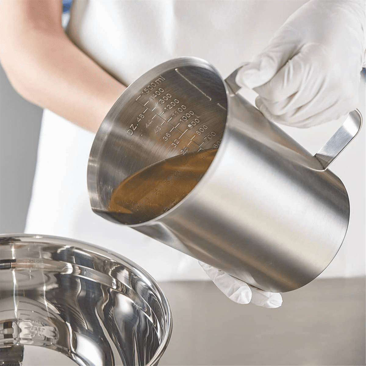 304 Stainless Steel Measuring Cup with Handle and Pour Lip, Metal Pitcher Oz ML Marking, 48OZ/1500 ML- 6 Cup)
