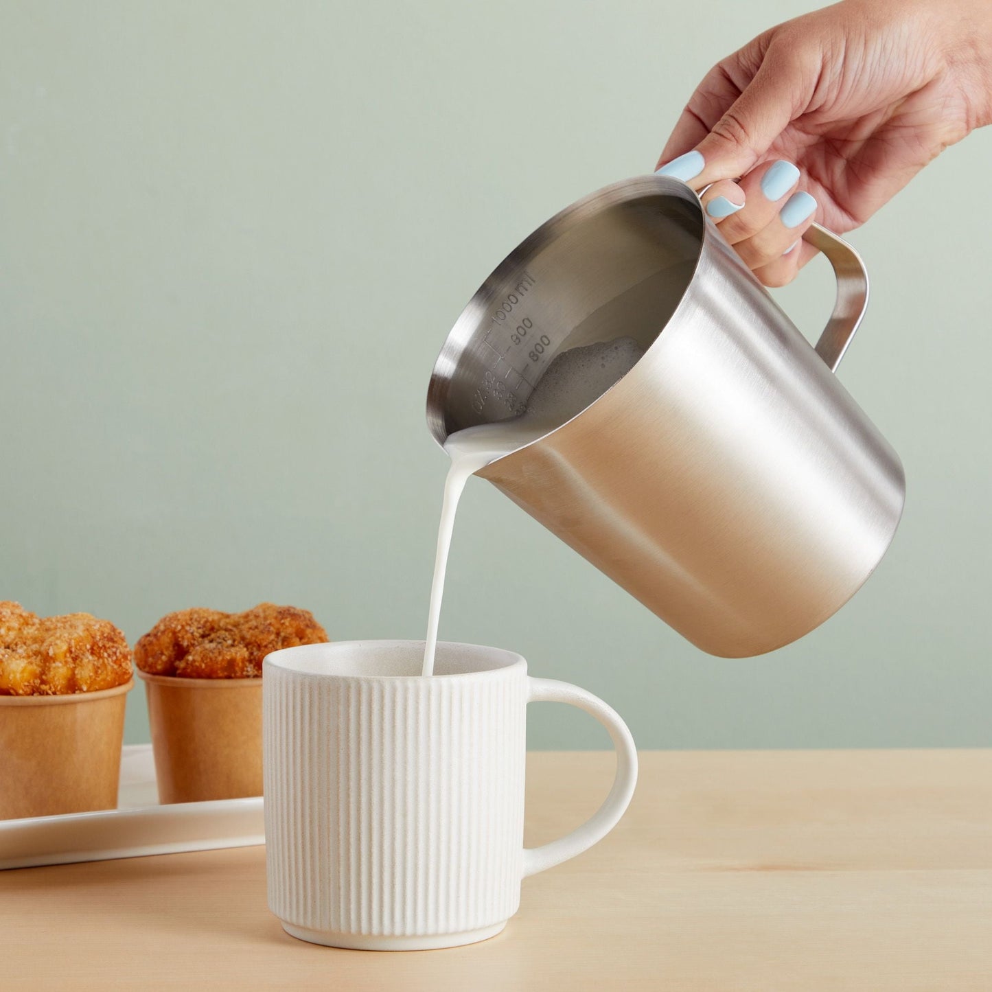 32 oz Stainless Steel Measuring Cup with Handle, 4 Cup Metal Pitcher with Ounces and Milliliters Marking (1000 ml)