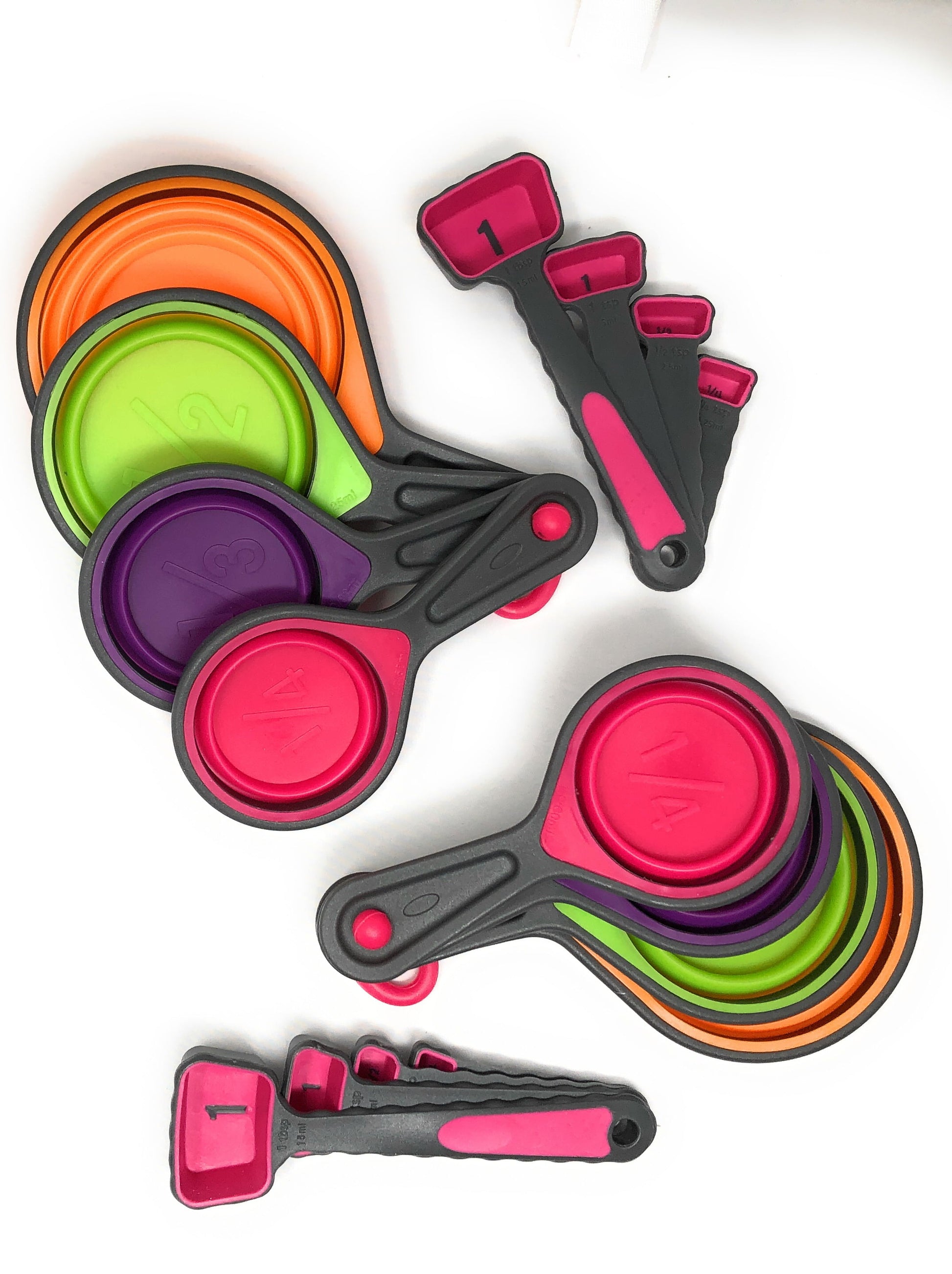 Ingeniuso Pink Collapsible Measuring Cups Set - Silicone with Citrus Strainer