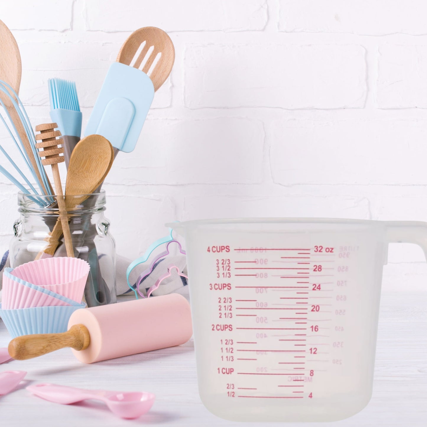 Large 4-Cup Capacity Clear Plastic Measuring Cup, Cooking Baking Home Kitchen Tool with Cups Ounces Milliliter Markings Bakery Restaurant Pastry Cafeterias Cafe Coffee Shops Gift Utensil