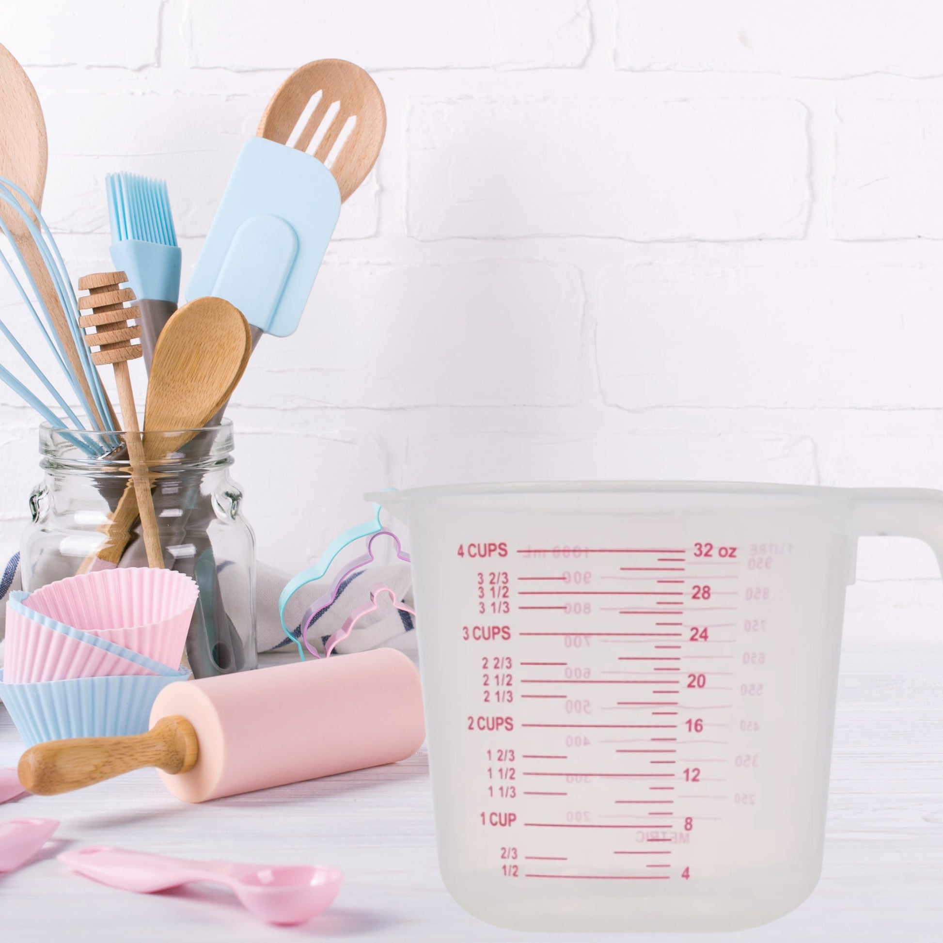 Large 4-Cup Capacity Clear Plastic Measuring Cup, Cooking Baking Home Kitchen Tool with Cups Ounces Milliliter Markings Bakery Restaurant Pastry Cafeterias Cafe Coffee Shops Gift Utensil
