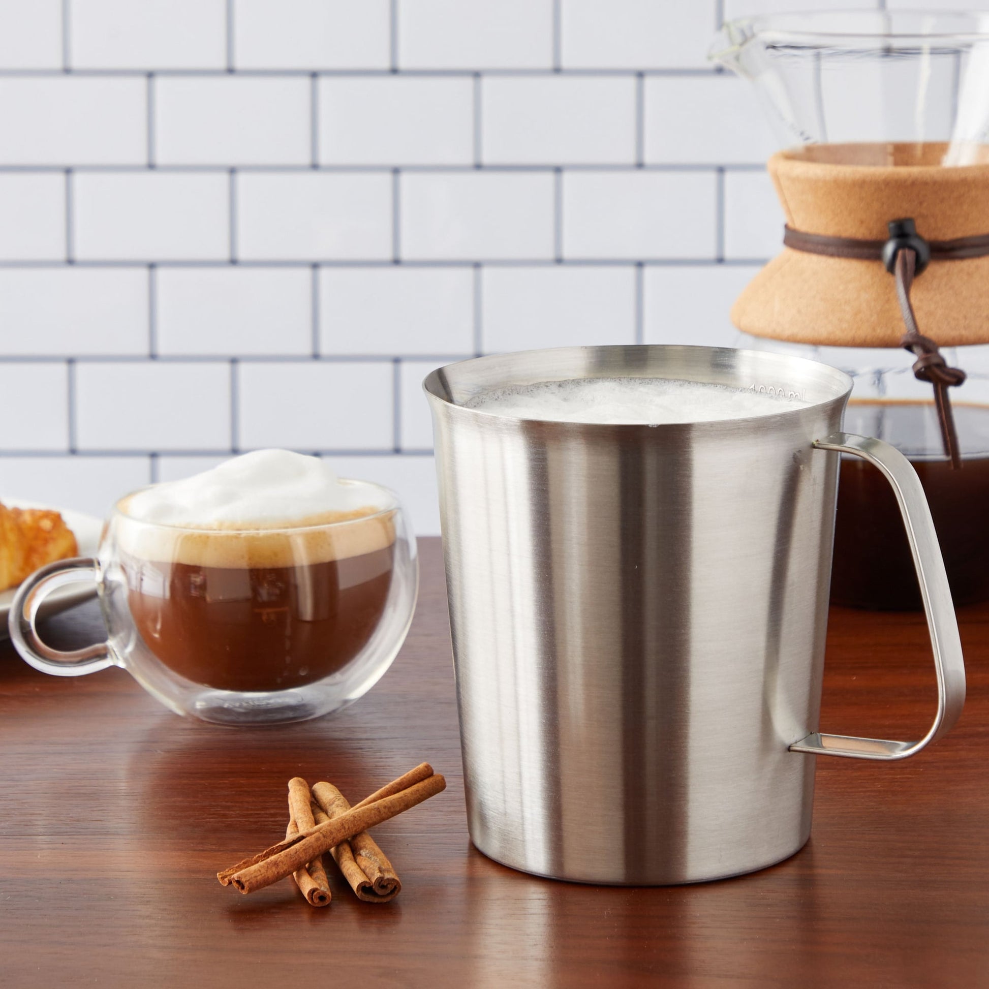 32 oz Stainless Steel Measuring Cup with Handle, 4 Cup Metal Pitcher with Ounces and Milliliters Marking (1000 ml)
